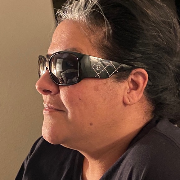 Chanel sunglasses - black with sparkle
